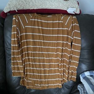 Old navy top. Size large but is short in the waist and sleeves